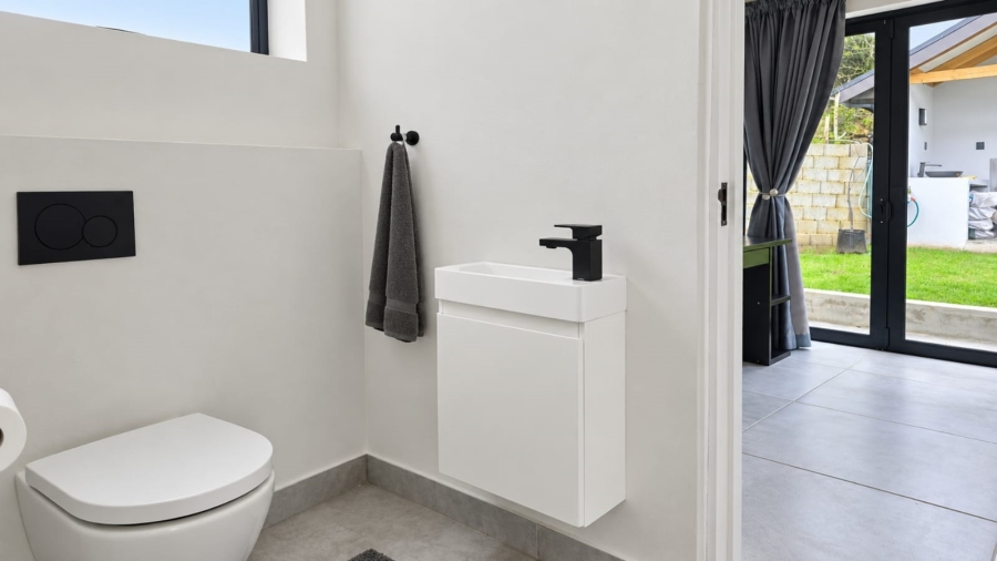 2 Bedroom Property for Sale in Stilbaai Wes Western Cape
